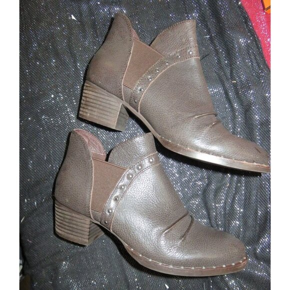 Earth Delrio Brown Leather studded Ankle Boots Booties 7.5 memory foam footbed - Picture 8 of 11